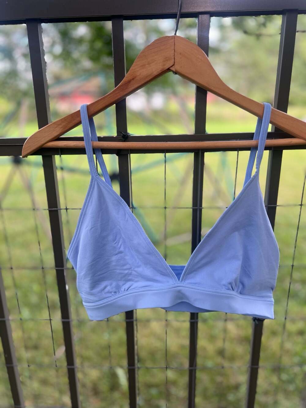 NWT L Uniqlo Women's Ultra Stretch Wireless Adjustable Bralette